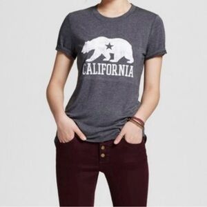Modern Lux California Fitted T-shirt - Size Small